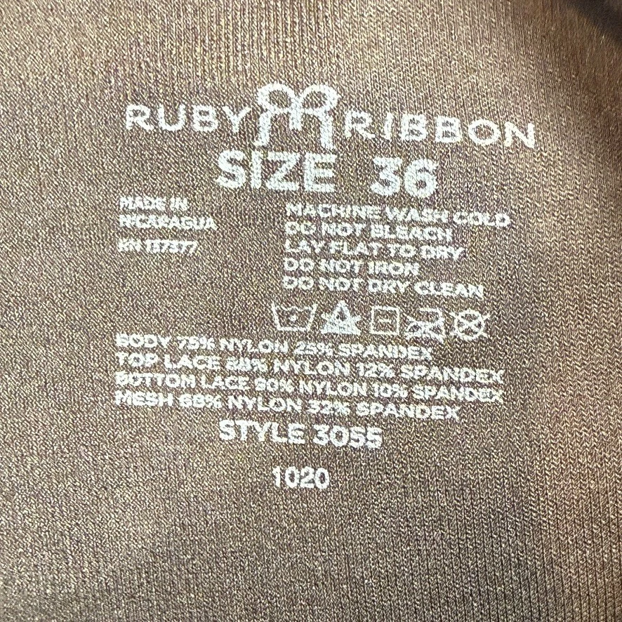 Camiseta sin mangas Ruby Ribbon 36 negra blanca con ribete de encaje 1020 Foto 3 de 4