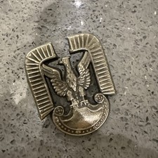 EARLY TYPE WW2 POLAND POLISH AIR FORCE EAGLE CAP BADGE