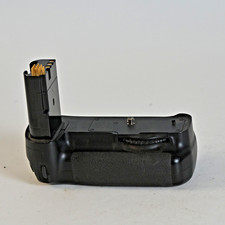 Nikon MB-D200 Multi-Power Battery vertical Grip - VGC D200