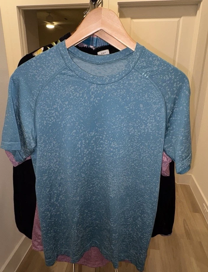 Metal Vent Tech Short Sleeve 2.0 XS Shade: Distorted Noise Breeze Blue/Crest