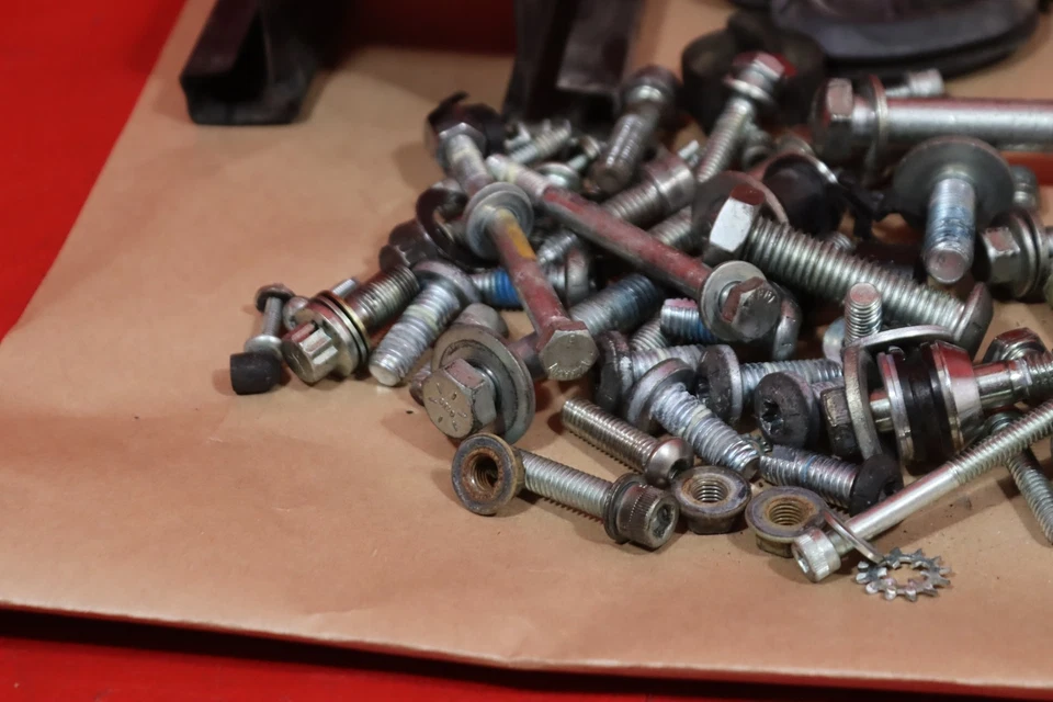 Harley-Davidson Dyna Low Rider FXDL 2007 juego de pernos kit de hardware Foto 2 de 4