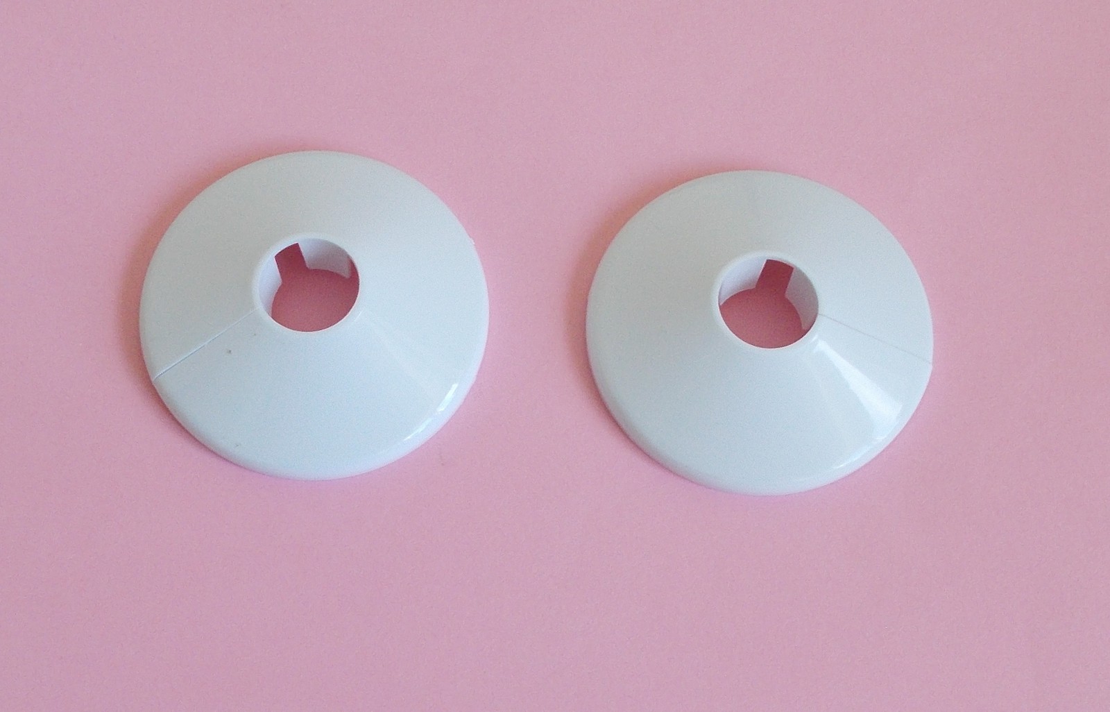 2 Oracstar 15mm Radiator Pipe Collars White , Plastic Covers  new