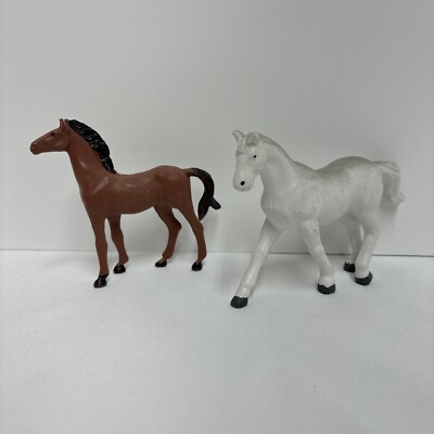 Vtg Set of Two Hard Plastic Toy Horses Funrise 1988 White Horse & Brown Horse