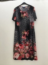 Julie C. Kleid Gr. M Rosenmuster