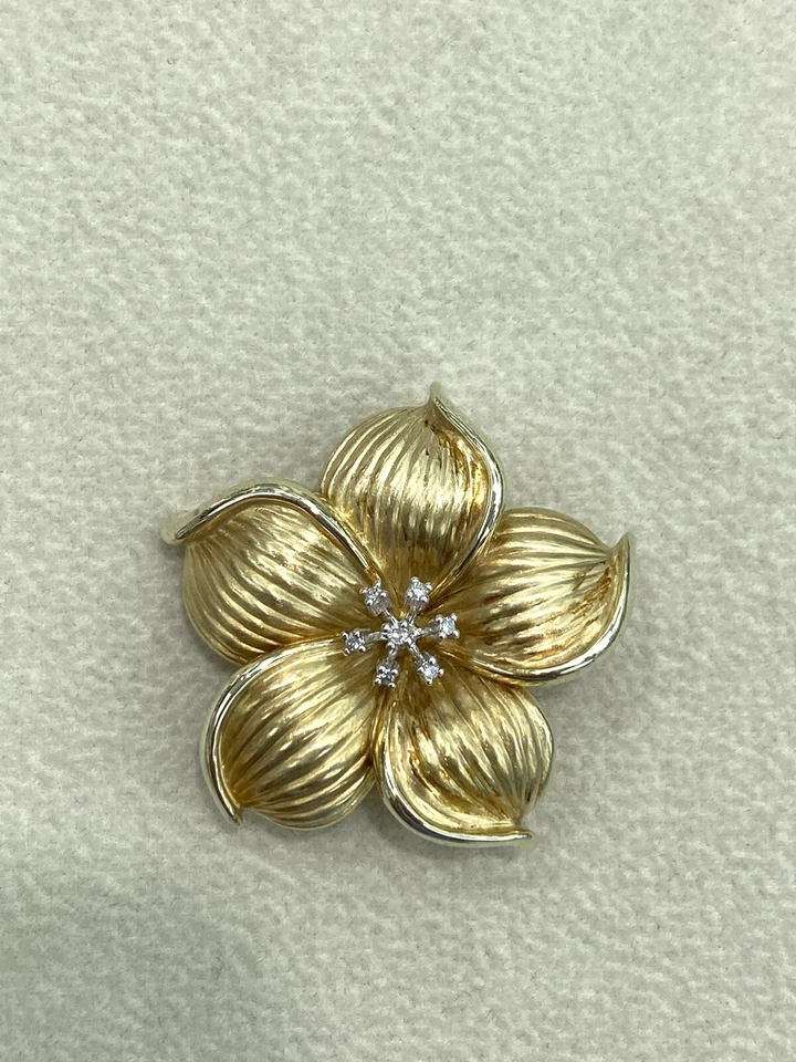 Broche vintage Estate de oro de 14k con diamantes de 0,25 quilates Foto 2 de 4