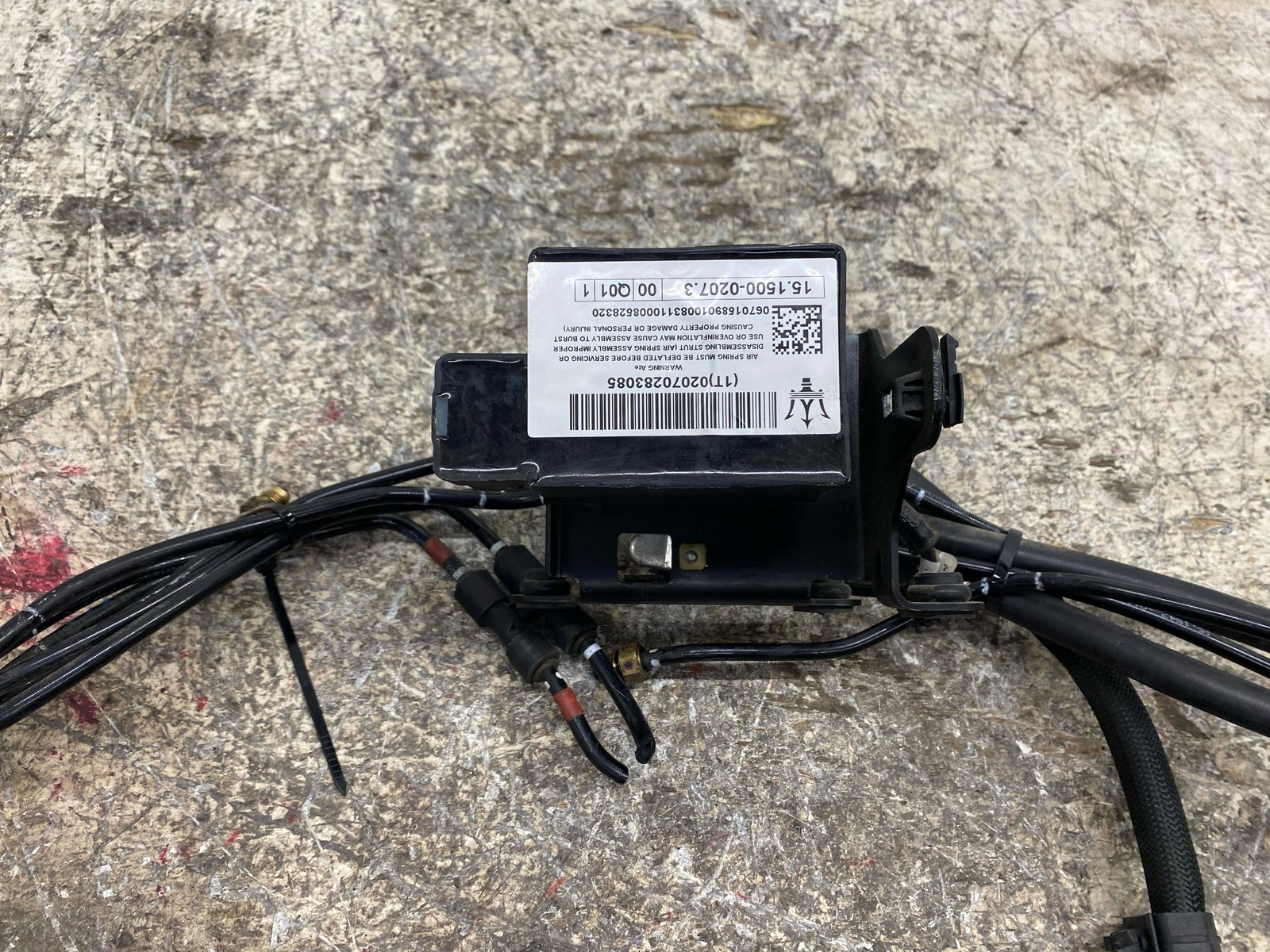Maserati Levante 2017-2022 Air suspension valve block