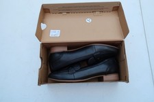 Woman's Loafers Clarks Juliet Aster Loafer. Size 8M Brand New 290