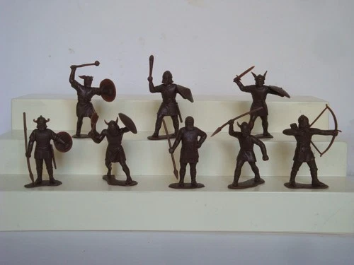 Marx Recast  60mm / Warriors of the World Vikings / 8 in all 8 Poses