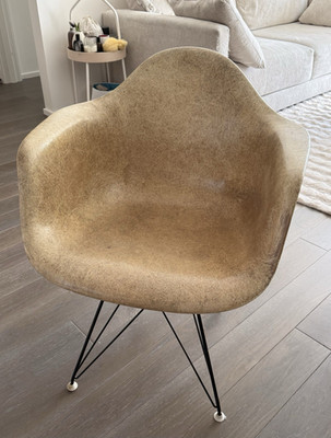 Herman Miller Eames DAR Mid-Century Modern Beige Arm Chair