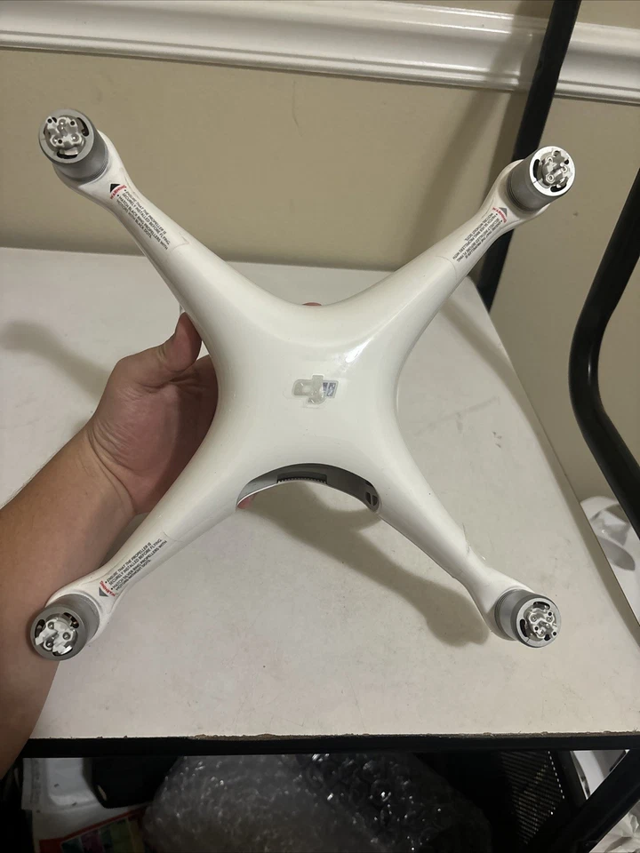 DJI Phantom 4 4K Drone - White WM330A DRONE FOR PARTS - See Photos - Image 2 of 4