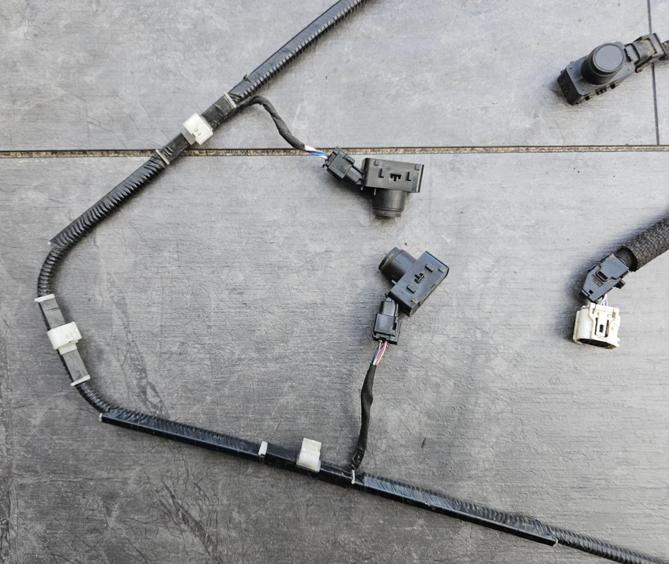 Genuine Toyota RAV4 XA50 2018 On Parking Sensor Wiring Loom Rear Bumper Sensors  - Image 2 of 4