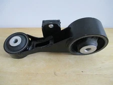 FITS: TOYOTA VENZA & HIGHLANDER 2.7, L4 -- ENGINE RIGHT SIDE TORQUE STRUT MOUNT.