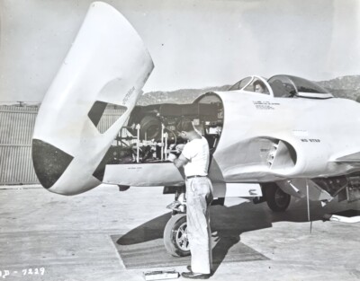 GROSSES ORIGINAL 50er JAHRE PRESSEFOTO LOCKHEED STERNSCHNUPPE IN WARTUNG 24x19cm