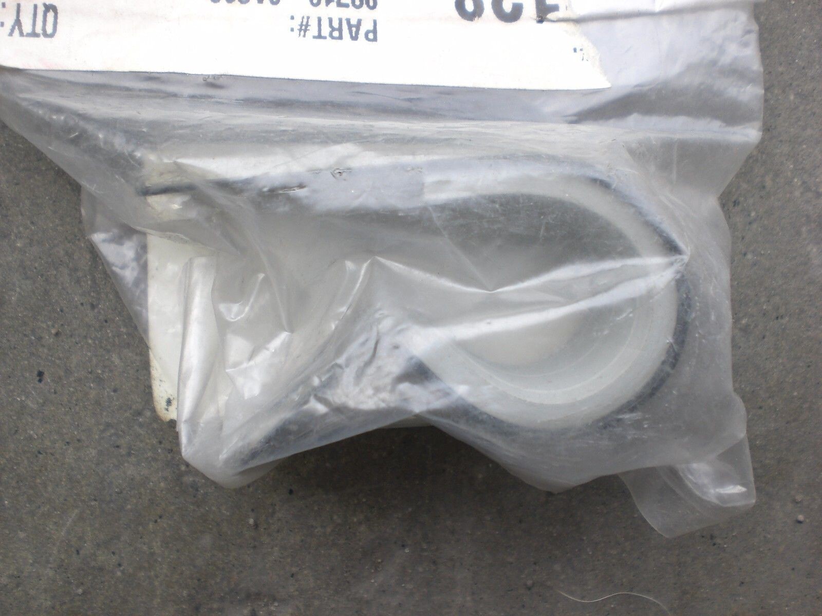 TOYOTA LEXUS AIR CONDITIONING LINE CLAMP 887186A390 LANDCRUISER LX470