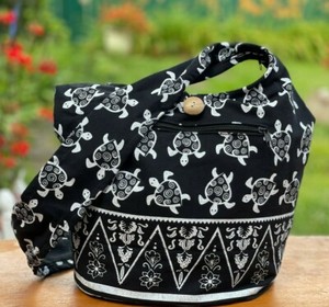 shoulder purse with pockets