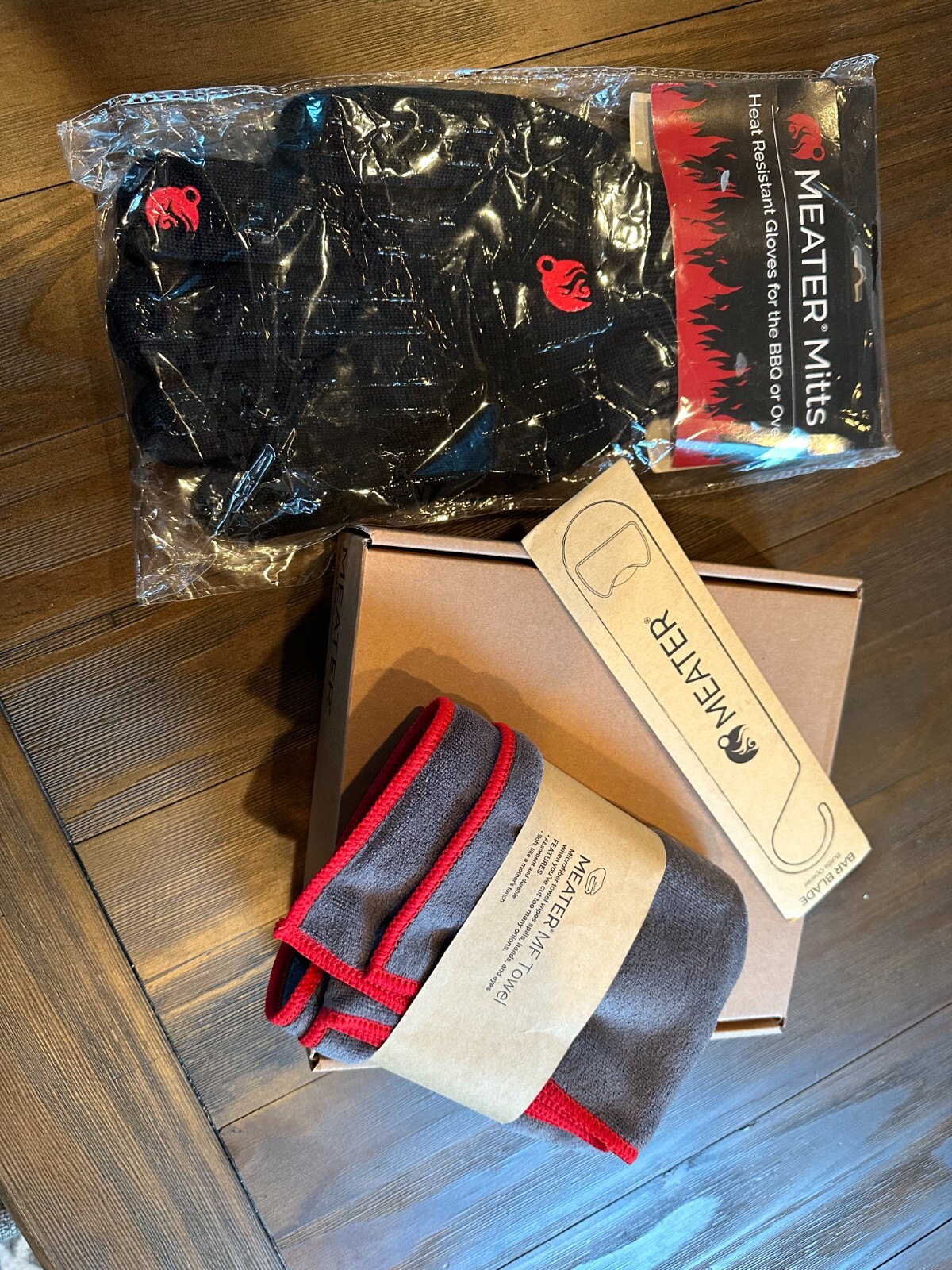 MEATER Block 4Probe Smart Meat Thermometer + bonus gloves, towel and