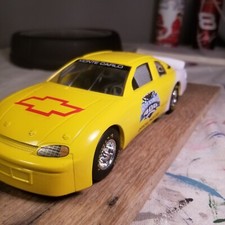 1997 Racing Champions Brickyard 400 Pace Car 1:24 Nascar Diecast very nice