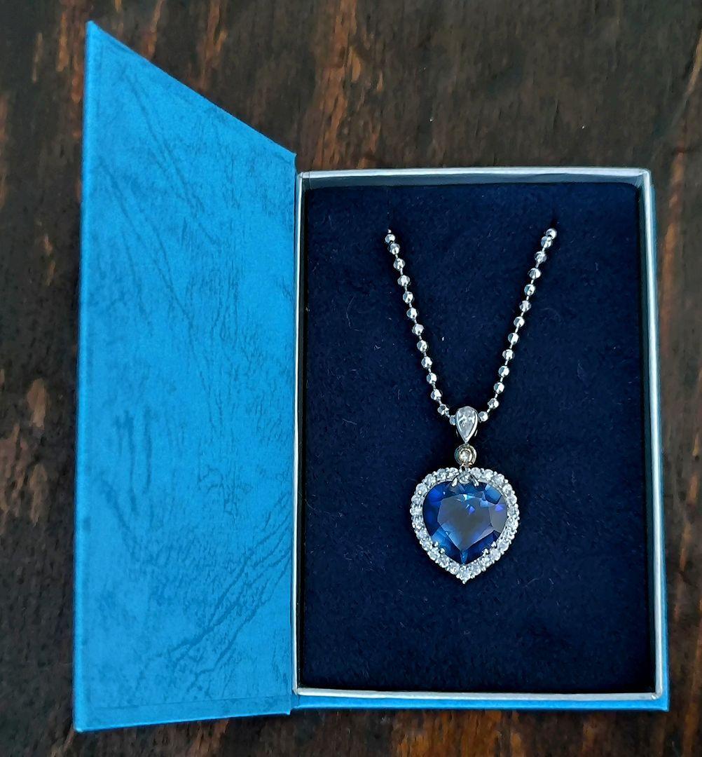 Titanic 20th Century Fox Official Heart of the Ocean Necklace