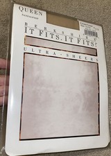 Berkshire Ultra Sheers Sandalfoot Queen 1x-2x CREME CREPE PANTYHOSE NOS