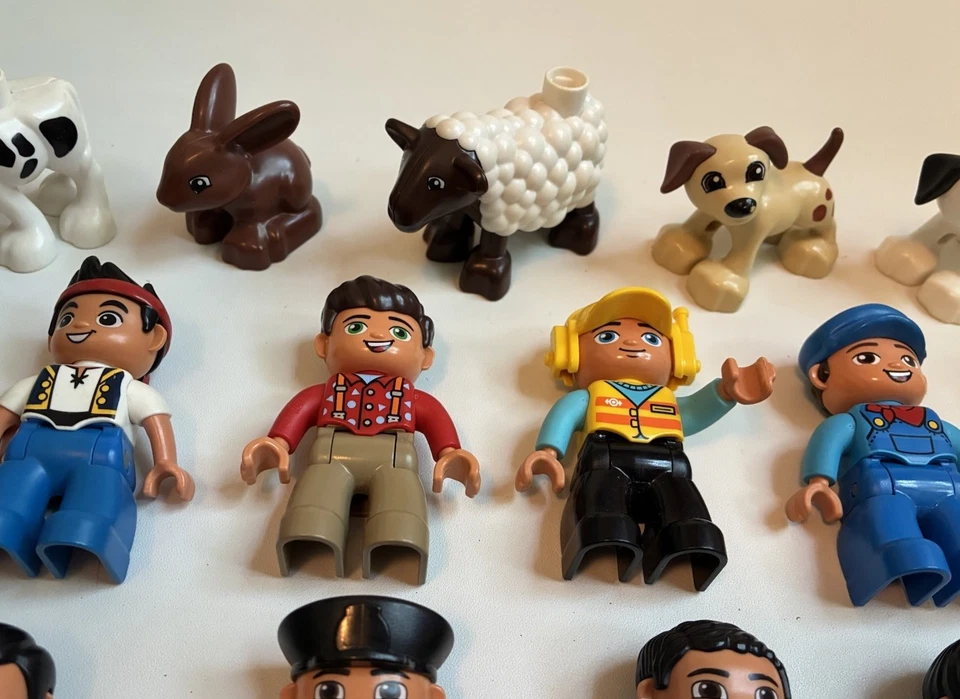 LEGO Duplo Lote 29 Figuras Niños Gente Granja Animales Spiderman Jake + Accesorios Foto 3 de 4
