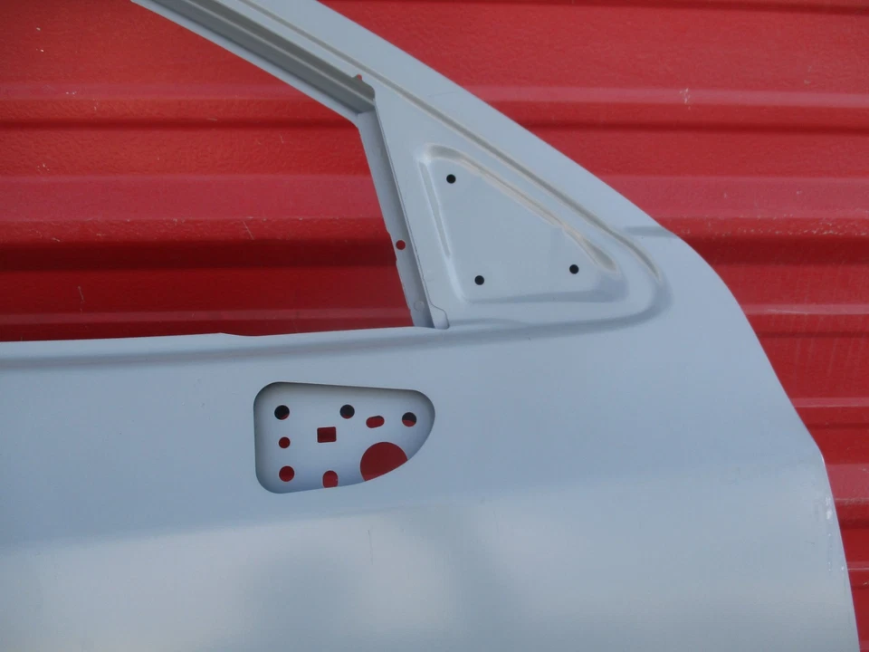 Toyota Yaris IA 2016 2017 2018 puerta delantera derecha carcasa OEM Foto 3 de 4