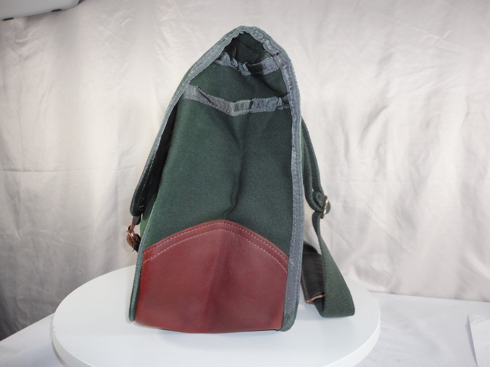 Olympic Wall  Systems Battenkill Green Canvas Lea… - image 5