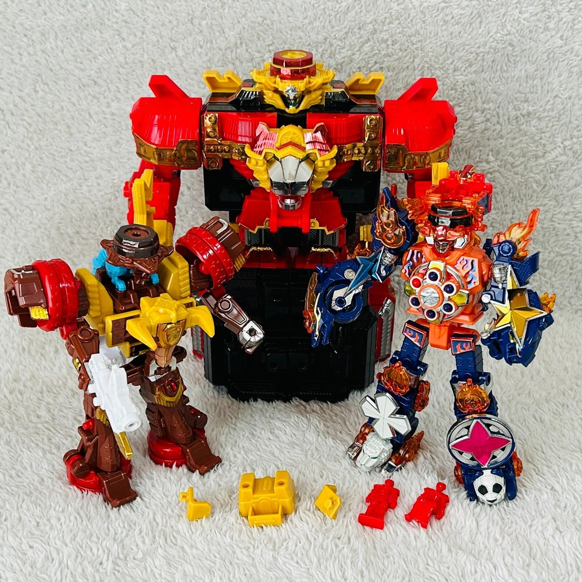 BANDAI パワーレンジャー　MEGAZORD プレイセット　本体約40cm Amazon.co.jp: パワーレンジャー 2017 ムービーシリーズ 18