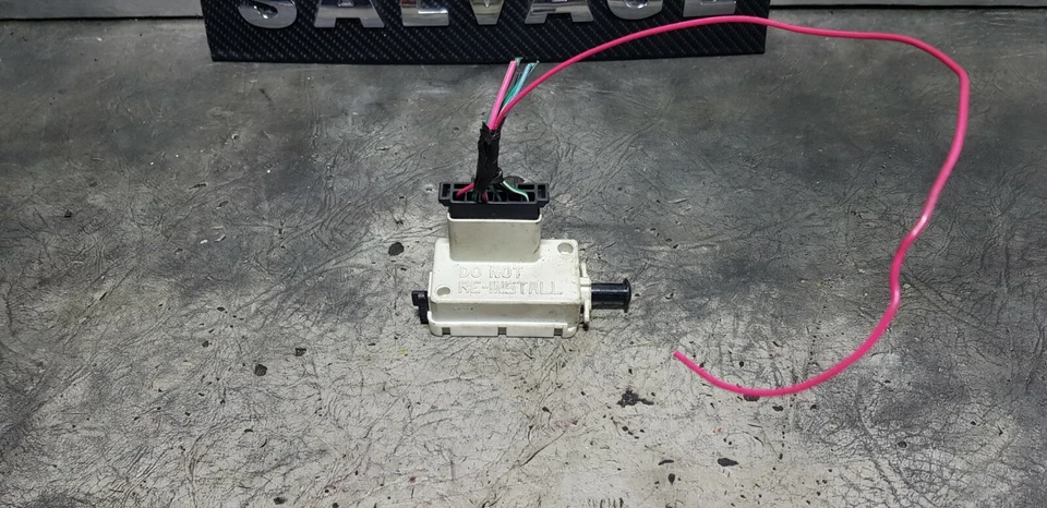 Interruptor de luz de pedal de freno de 4 puertas Chrysler Sebring 2008 56045043ag Foto 2 de 4