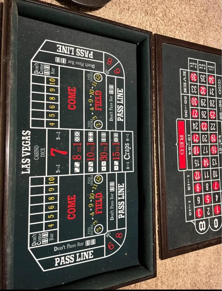 3 mesas de casino premium Foto 2 de 4