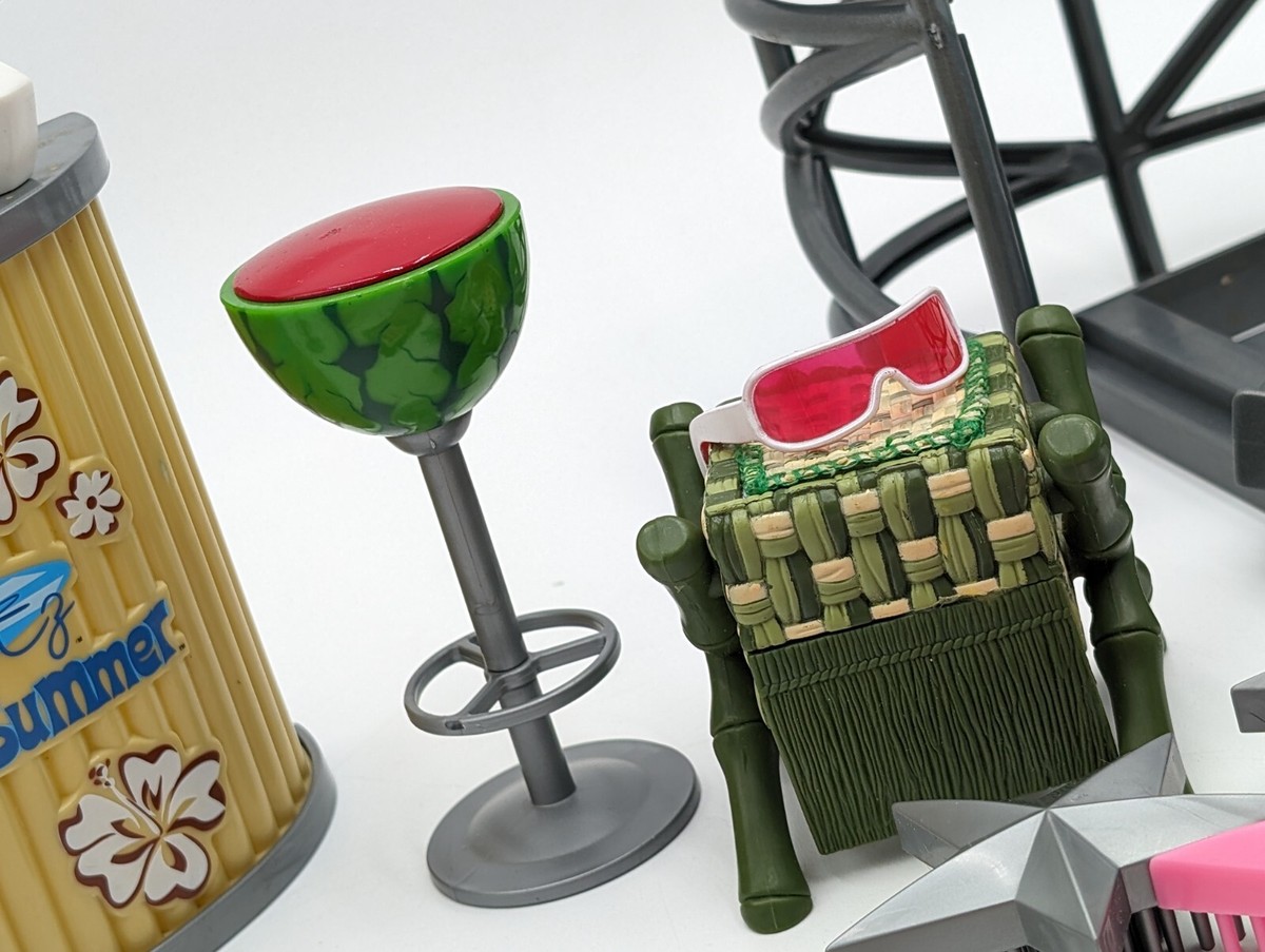 Bratz Sunkissed Summer Days W/Tiki Bar & Many Accessories | eBay