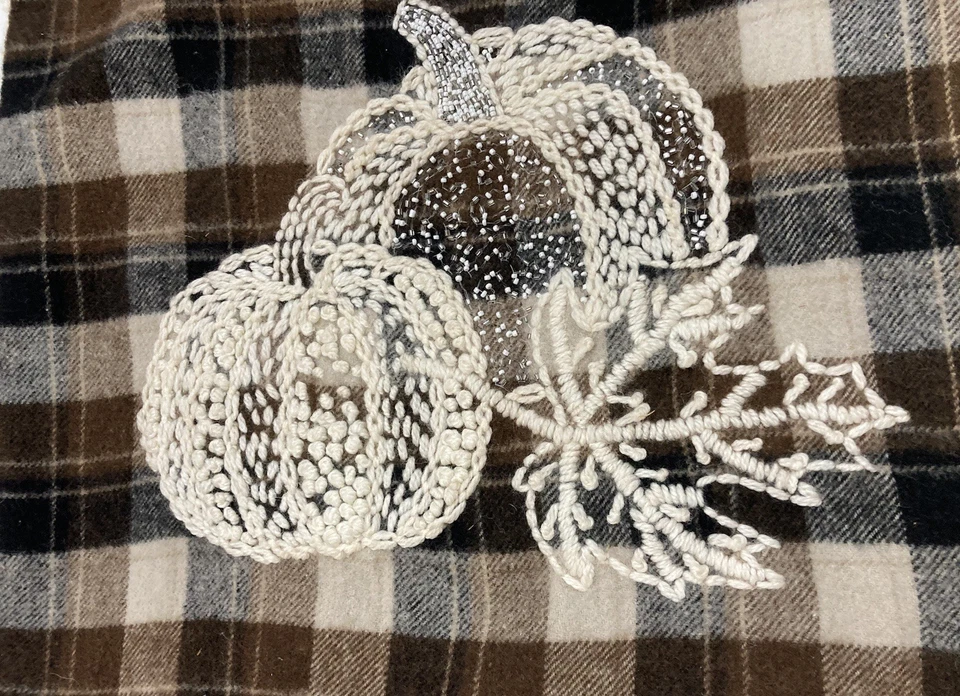 Almohada MAGASCHONI Otoño Calabaza Glamour Bling Venta al por menor $78.00 Foto 2 de 4