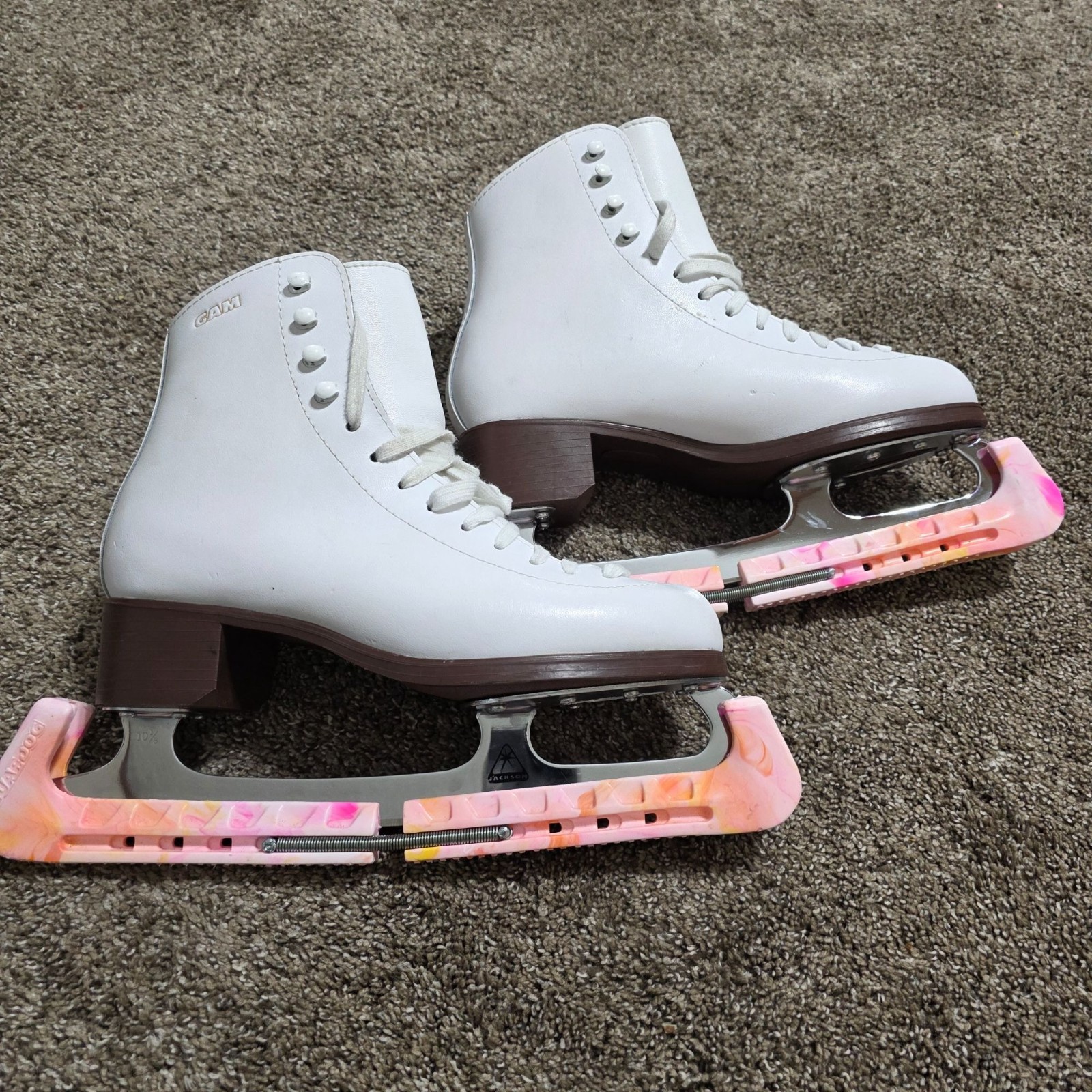 GAM Figure Skates 7.5 C w/ 10¼" Blades + Guardog Covers – White
