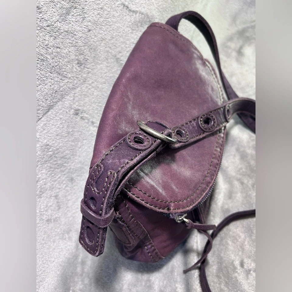 Hobo de cuero púrpura Lucky Brand Stash Foto 4 de 4