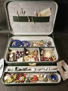 Grande lotto gioielli lotto gioielli in parte antichi in parte argento bigiotteria!