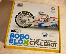 A Technolabs DIYKIT Robo Blox Salt Water Powered Cyclbot brand new and sealed
