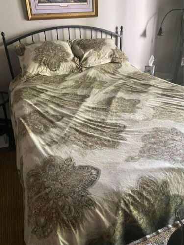 Pottery Barn Duvet Full/Queen & 2 standard Shams with Medallion designs  - Picture 1 of 6