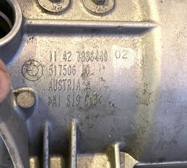 2007-2010 BMW M6 ENGINE OIL FILTER W/ HOLDER BRACKET 11427836449 