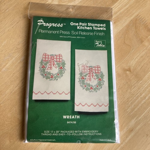 Un paio di asciugamani da cucina stampati per ricamo - corona da progresso - nuovi con scatola - Foto 1 di 5