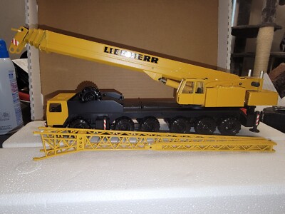 CONRAD #2082 -LIEBHERR Mobile Crane