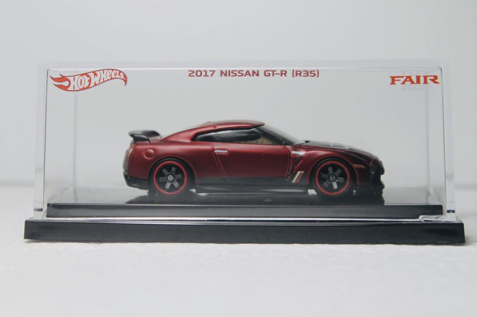 Hot Wheels Nissan GT-R R35 Candy Red Matte CUSTOM With Display Case Super zysk, nowa praca