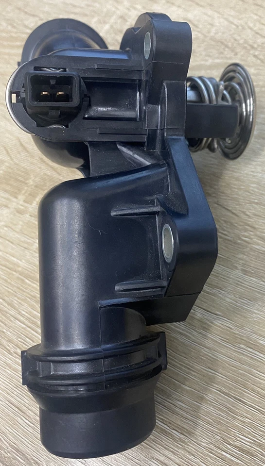 Termostato de refrigerante de motor para vehículos BMW Serie 3/5 1999-2006, X 3/5, Z3/4 Foto 2 de 4