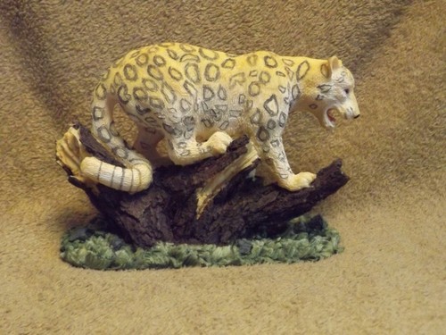 Leopard Figurine - New in Box - Picture 2 of 7