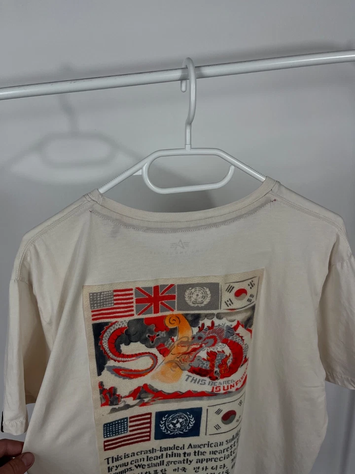 Alpha Industries L T-Shirt with Rescue Message & Flags Graphic Back Print Foto 4 de 4