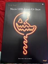 neon led light up sign Trick r Treat 
