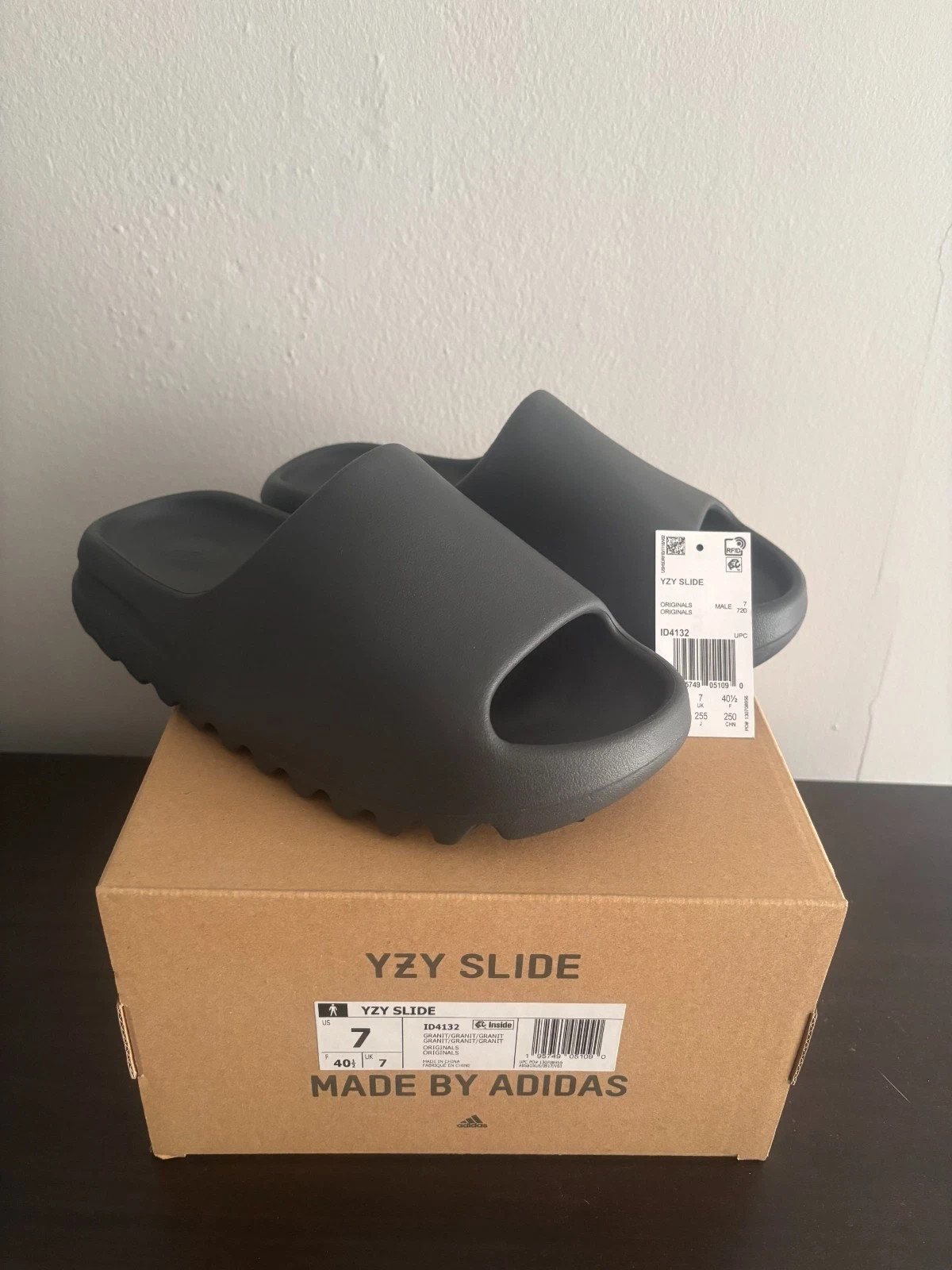 Diapositivas Yeezy YS-01