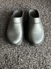 OOFOS OOcloog Sandals Unisex Men s 7 Women s 9 Black Clog Mule Slip On Shoes