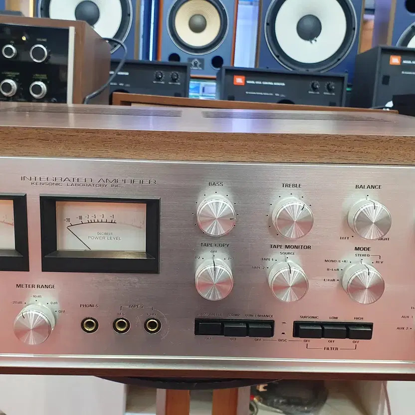 Accuphase C-202 vintage audio equipment - eBay listing photo 3