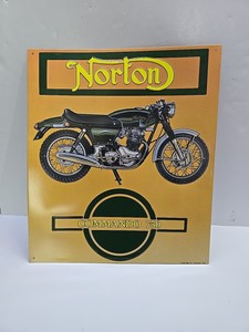 Blechpostkarte 'NORTON STILL ON TOP' Motorrad Motiv – 10x14 Cm, Randgeprägt, Mit Papierrückseite