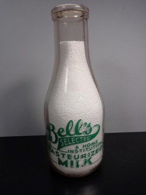 BELL'S SELECTED PASTEURIZED MILK 1 QUART ROUND GLASS MILK BOTTLE GREEN PYRO QT.