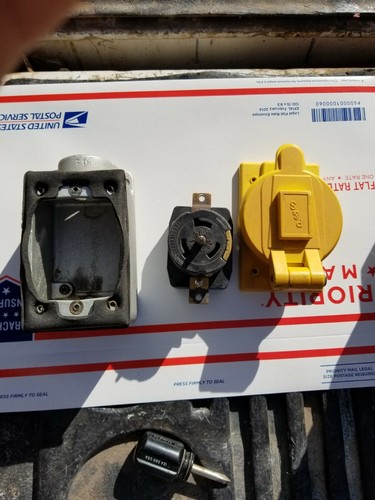 Verriegelungsbuchse 50 AMP 480 VOLT 3-Phasen-Stecker CROUSE HINDS WASSERDICHT - Bild 3 von 5